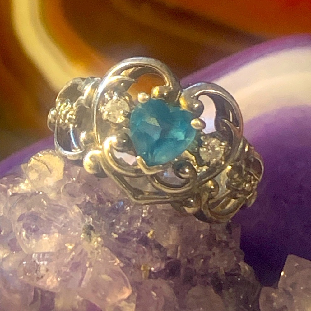 Sterling silver vintage blue topaz heart ring size 6 signed heart design